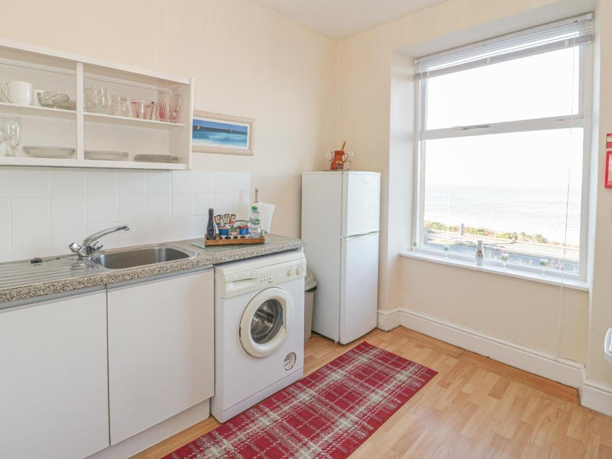 شقة Llys Madoc, First Floor Flat Penmaen-mawr المظهر الخارجي الصورة