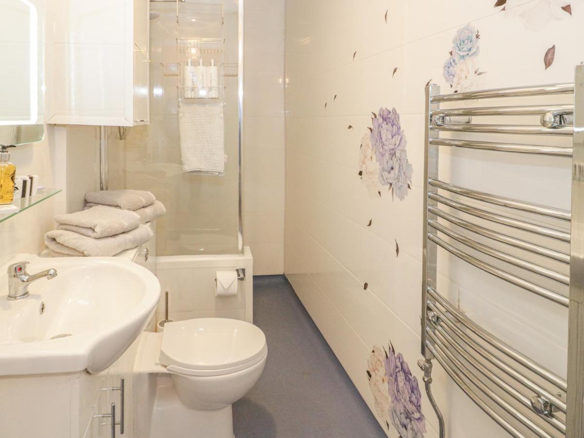 شقة Llys Madoc, First Floor Flat Penmaen-mawr المظهر الخارجي الصورة