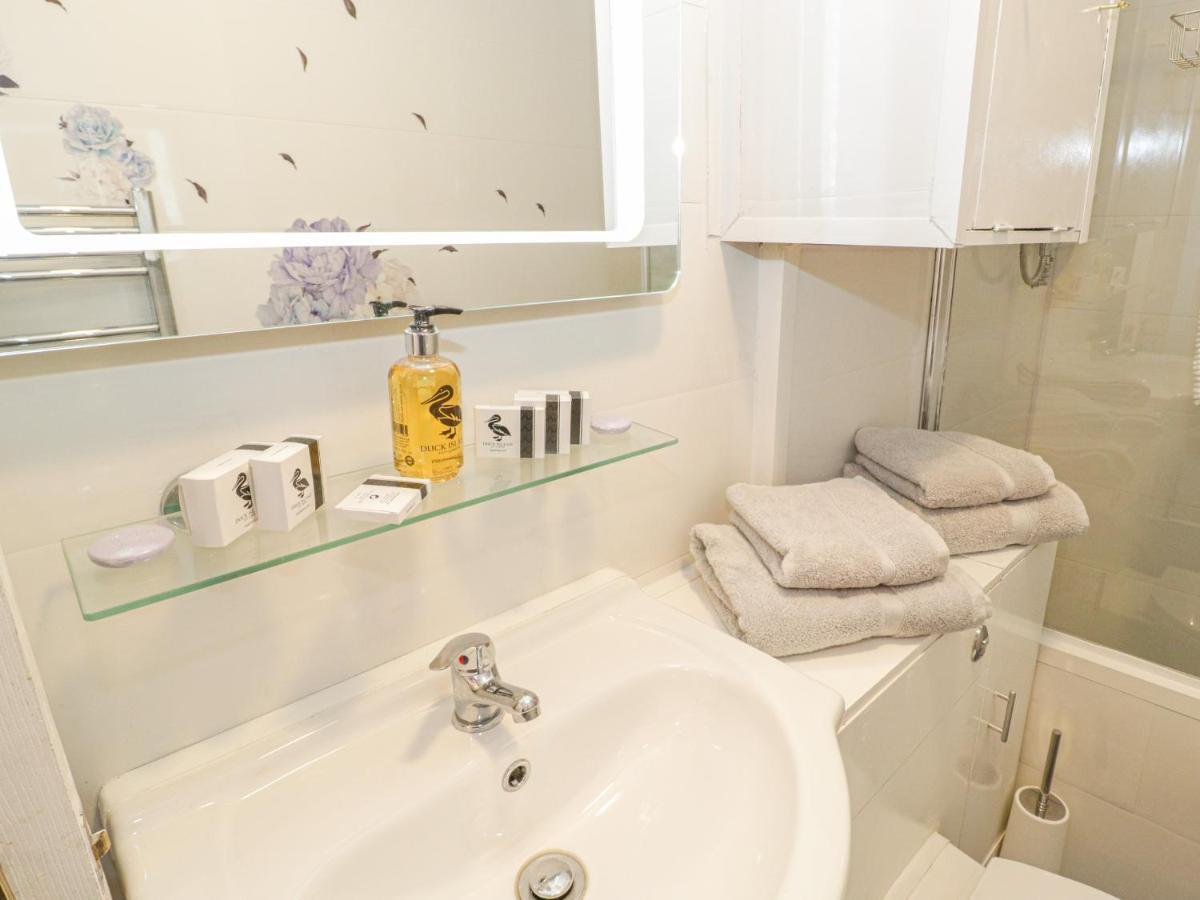شقة Llys Madoc, First Floor Flat Penmaen-mawr المظهر الخارجي الصورة