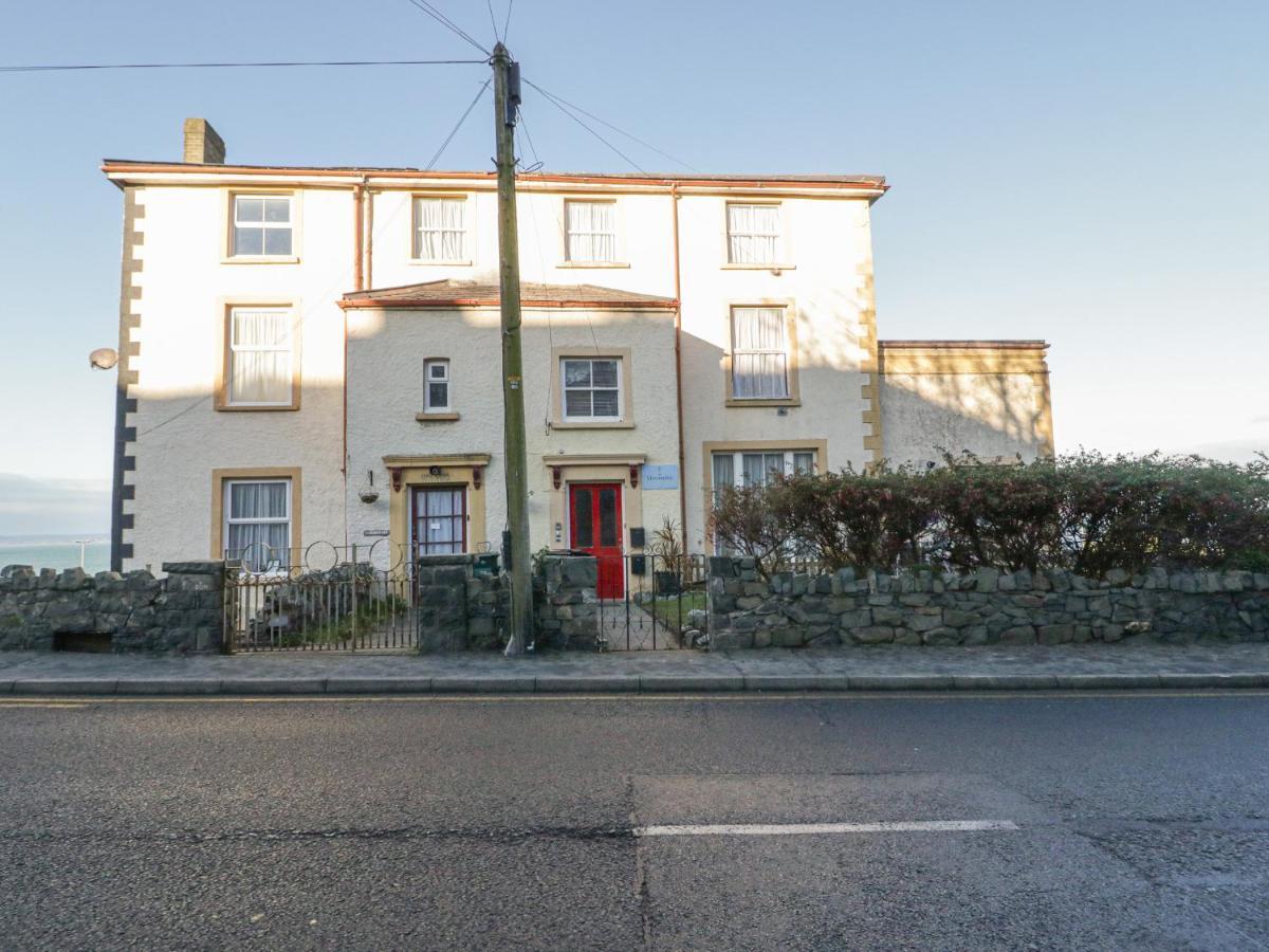 شقة Llys Madoc, First Floor Flat Penmaen-mawr المظهر الخارجي الصورة