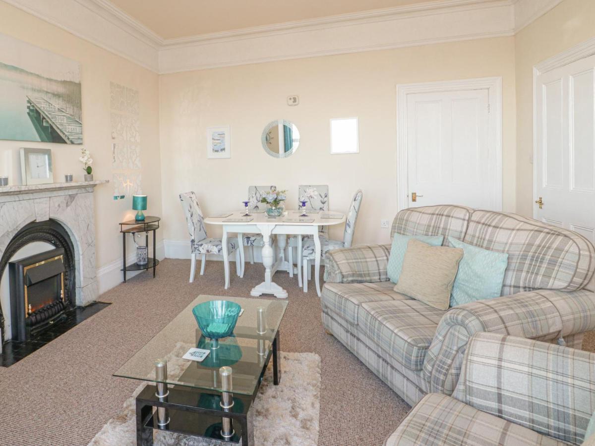 شقة Llys Madoc, First Floor Flat Penmaen-mawr المظهر الخارجي الصورة